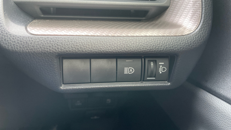 Toyota Prius 2.0 PHEV Design 5dr CVT Hatchback